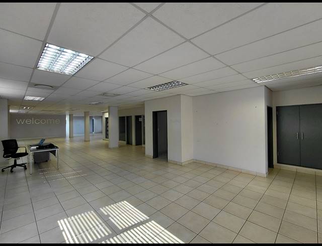11,694M² WAREHOUSE TO LET IN CLAYVILLE